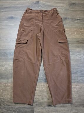 Lululemon Women's Light Utilitech High Rise Cargo Pants W29